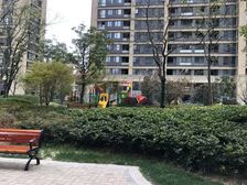 信地藏龙阁一室精装,业主自住,维护的好,采光好
