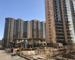 紫金华府中间楼层采光充足