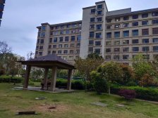 此房户型手续齐全,格局好,采光好,无遮挡,出行方便