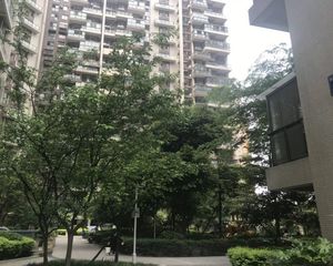榕树岭4室1厅东北