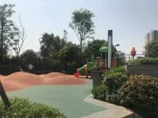 观音桥商圈 次新小区 清水带露台 正规一室一厅