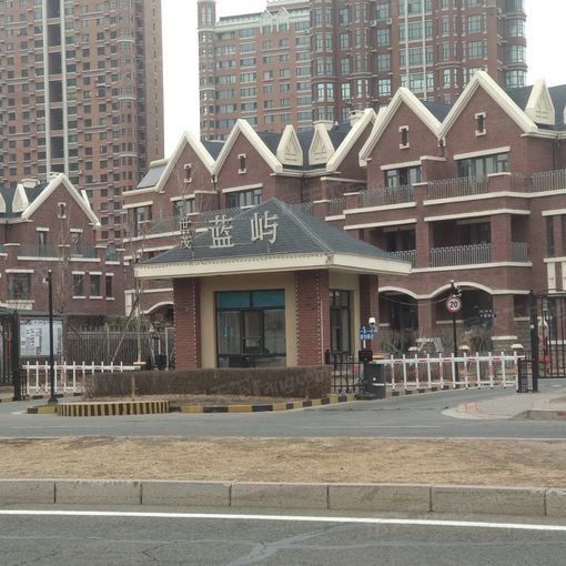 世茂蓝屿4室2厅2卫南北朝向7000.00元/月出租