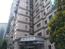 中山公园地铁上边就是,小区直通地铁,公园旁,商场边
