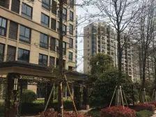 临港新片区,品质小区,精装三房,高层无遮,诚意出售