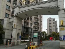 齐友佳苑,大三房,电梯房,小区中间位置,精装自住,房东诚售