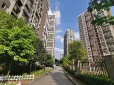 渝北回兴小三室,业主住家装修,看房方便,诚心出售