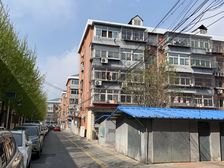 此房满五年you字,简单装修,楼层低,有小车..