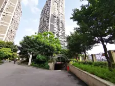 渝北回兴小三室,业主住家装修,看房方便,诚心出售