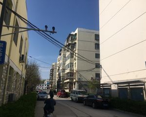 民园小区南北通透高层2居室业主诚意出售