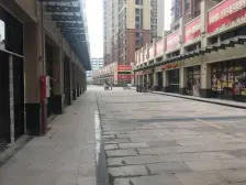 户型方正 对着小区花园 安静不吵 交通方便