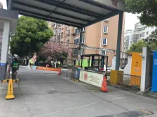 一梯两户,大平层,大两房,大开间,品质小区,交通便利,精装修,诚意出售