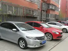 西流湖 地铁口旁 ,南北通透 大两房