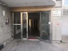 东特 电梯房 户型方正 近车站 近沃尔玛