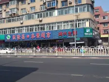 此房过五年,南北向,客厅开间大,阳光充足,视野