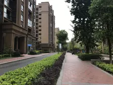 户型方正,近轻轨,大型公园就在旁边,交通便利