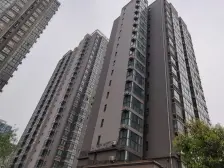 CBD旁 看大玉米夜景 双气小户型 边户带阳台、飘窗