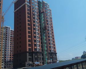 好楼层采光视野好,房龄短,装修新绿化高
