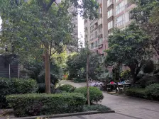 必看好房轻轨房周边配套:新世纪永辉