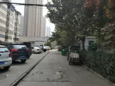 此房诚心出售,看房方便,业主诚心出售,带电梯三房