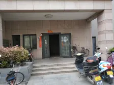 郑大北门,地铁口,小高层。朝南大2房