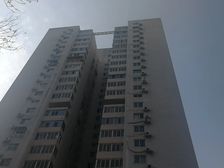 金顶街三区地铁口正规两室一厅南北通透看房随时