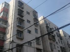 金顶街四区两居室南北通透格局一层带地下室