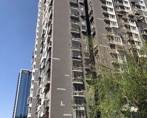 横一条甲18号院全南向两居室满五年唯一商品房