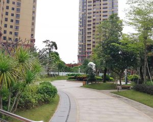 天诚时代毛坯大三房中间楼层急售