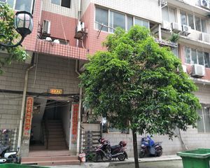 新丰花园 南北通透,采光好 装修好,环镜优美 视野好,诚心出售