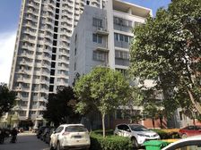 地铁一号线沿线西流湖西步梯房顶楼公摊小