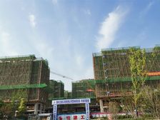 置地天悦顶楼复式 房东诚心出售