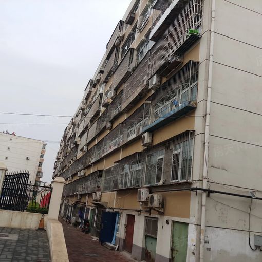 康居南区1室1厅1卫南北朝向1000.00元/月出租