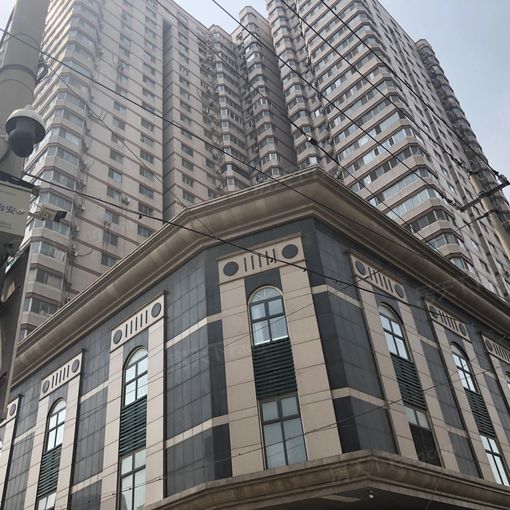 鲁能经纬大厦3室2厅1卫西南朝向2600.00元/月出租