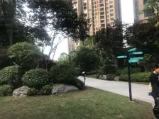 公园里的小高层,位置安静,户型方正,带产权车位