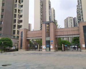 临江苑东区 1室1厅 东北