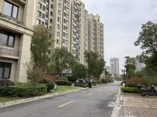 同济融景雅苑大三房,户型好,接受置换,诚意出售