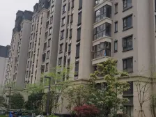 万科金域国际公园旁商场旁小高层