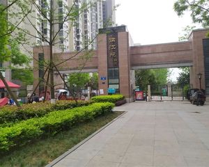 临江苑西区2室2厅东