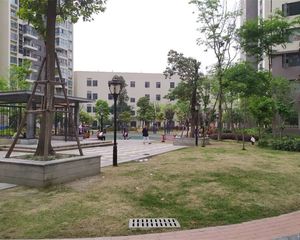 临江苑东区1室1厅西南
