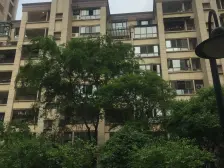 龙湖源著北区三期精装修小两室,现代风,保养新