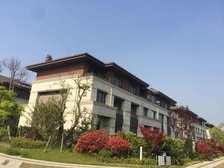 南沿河首排、视野好、院子大、出门附院