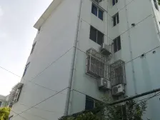 此房满五,户型方正拎包入住,楼层好视野开阔交通便利