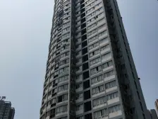 石桥铺商圈位置好,双轨道,离轻轨站400米