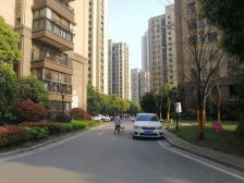 海悦花园三区3室2厅2卫,全新毛坯,自由发挥