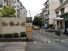 业主诚心出售:三房一厅:全明:小区便宜一套。