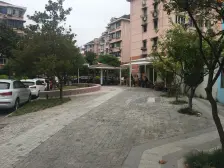 淞虹路站100米,精装修南北两房,租金5200每月