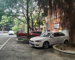 华阳教师苑3室2厅东南