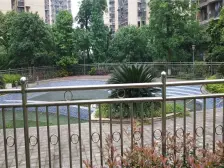 此房环境安逸,交通方便,适合居住,小区环境好