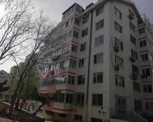 两个南向卧室,采光好,封闭小区,视野好
