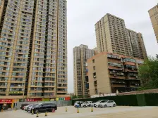 朝南户型,采光好,边户视野开阔。